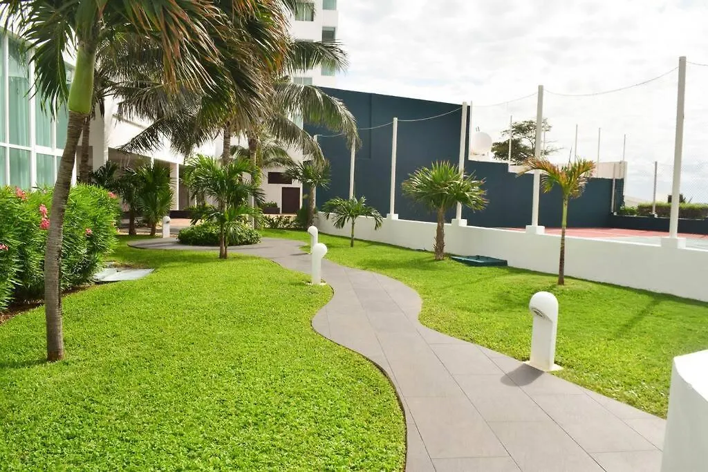 Daire Lovely Studio At The Beach, Stunning Ocean View #1209 Cancun